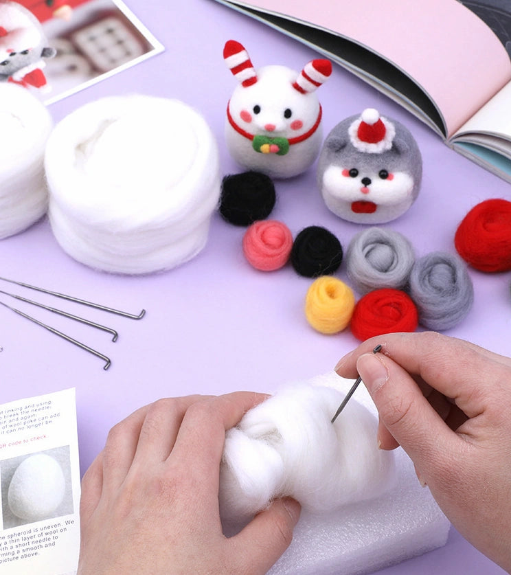 DIY Needle Felting Kit for Beginners – Cute Christmas Animals(with Keychain）