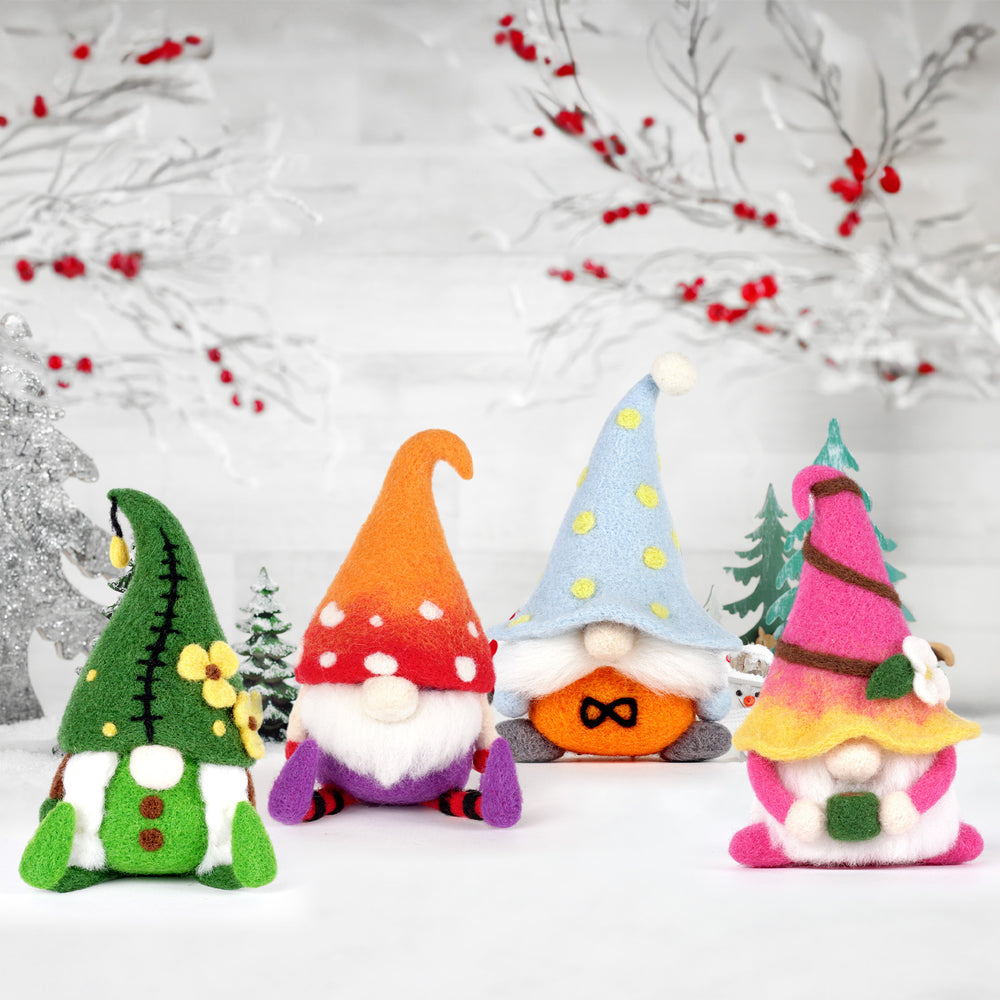 4-in-1 Christmas Gnome Needle Felting Kit for Beginners – DIY Holiday Craft Set(with Keychain）